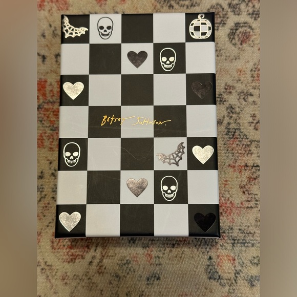 Betsey Johnson Glow-In-The-Dark Halloween Dangling Ghost White Earrings - Picture 4 of 5